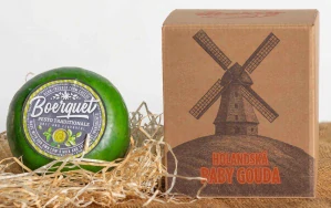 Baby gouda se zeleným pestem 450g v Dárové krabičce
