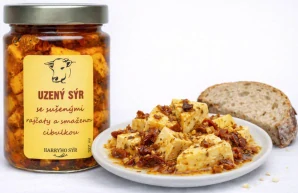 u Harryho Nakládaný Uzený sýr se Sušenými rajčaty a smaženou cibulkou 327 ml