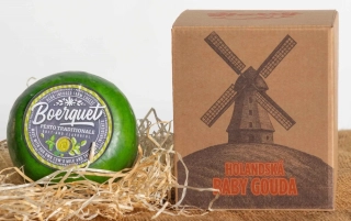 Baby gouda se zeleným pestem 450g v Dárové krabičce